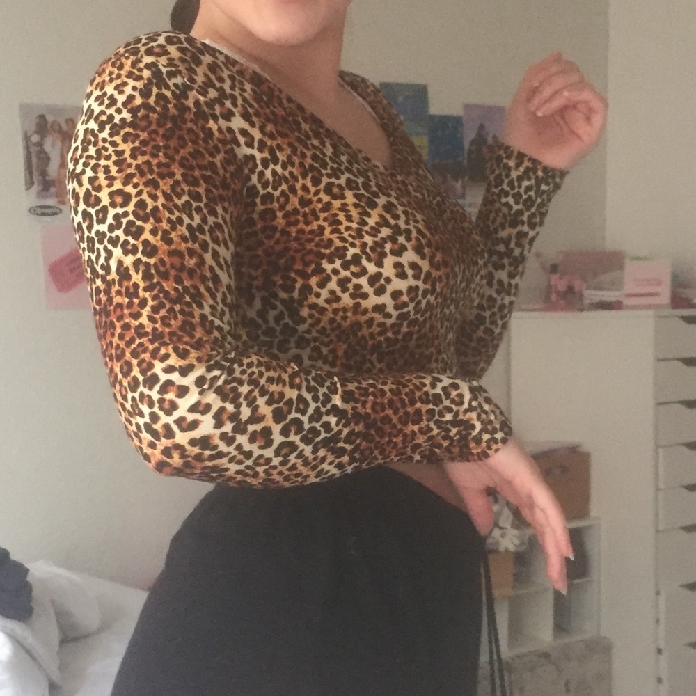 Leopard print long sleeve top - Picture 6 of 9